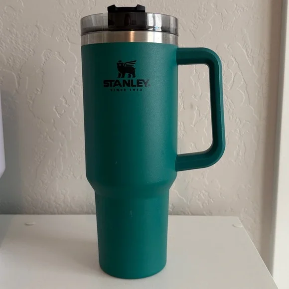 Stanley 40 oz quencher - Picture 1 of 3
